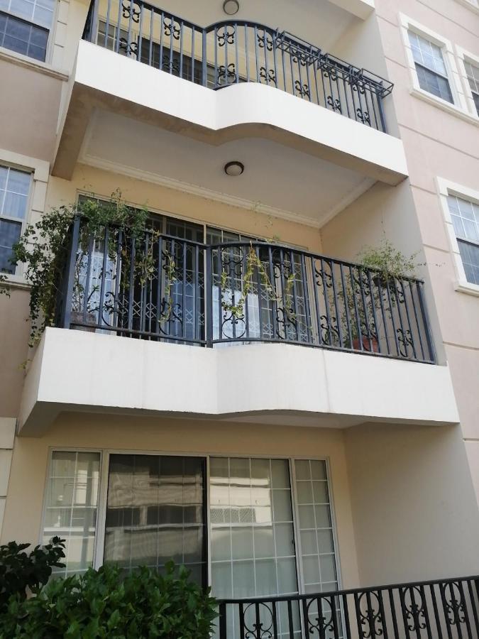 Tricia'S Place - One Family At A Time Apartamento Acra Exterior foto