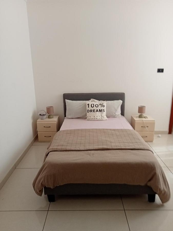 Tricia'S Place - One Family At A Time Apartamento Acra Exterior foto