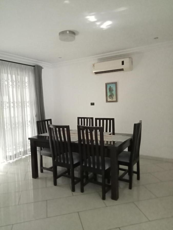 Tricia'S Place - One Family At A Time Apartamento Acra Exterior foto
