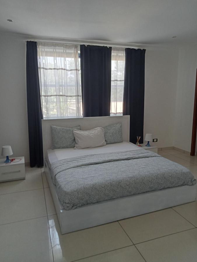 Tricia'S Place - One Family At A Time Apartamento Acra Exterior foto