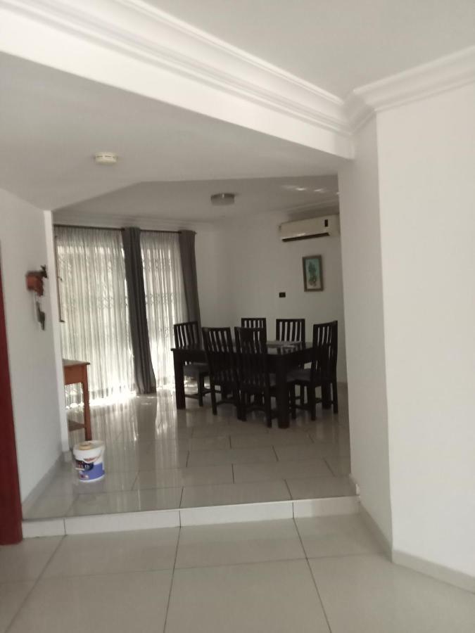 Tricia'S Place - One Family At A Time Apartamento Acra Exterior foto